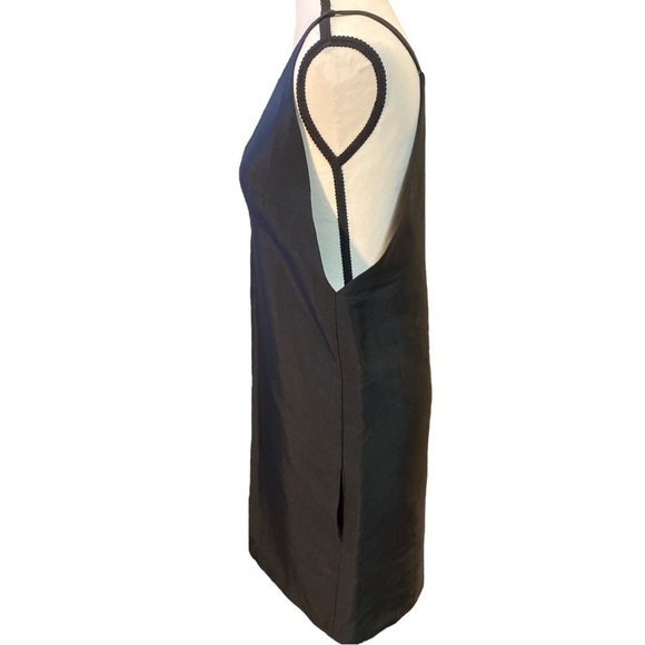 𝅺BLAQUE LABEL - black deep v sleeveless mini dress  with pockets. Size small - Picture 5 of 11